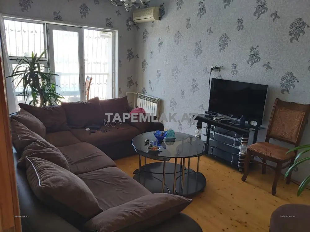 Satılır 4 otaqlı 100 m² Köhnə tikili - Suraxanı